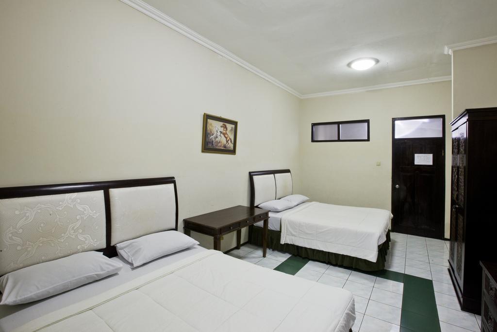 Hotel Galuh Anindita Джокякарта Екстериор снимка