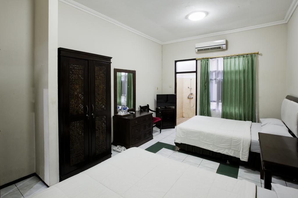 Hotel Galuh Anindita Джокякарта Екстериор снимка