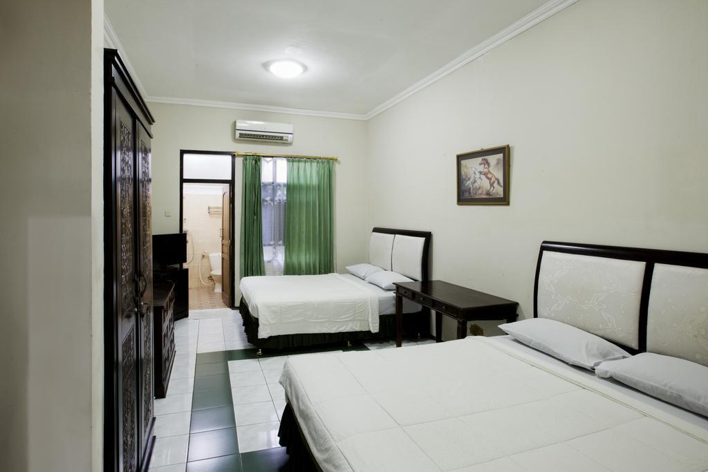 Hotel Galuh Anindita Джокякарта Екстериор снимка